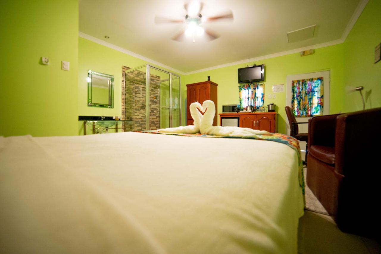Beverly'S Oasis Suites Скарборо Экстерьер фото