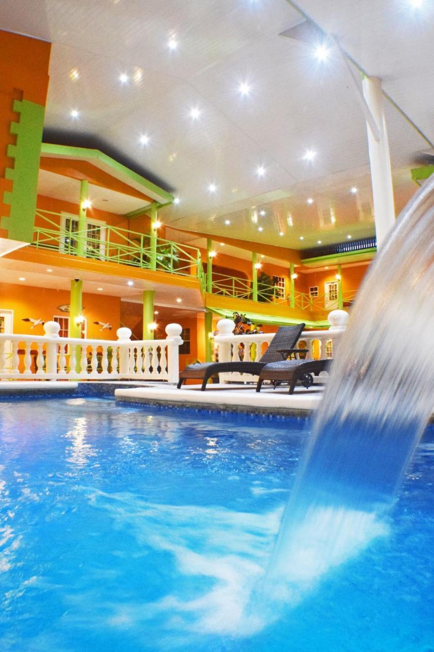 Beverly'S Oasis Suites Скарборо Экстерьер фото