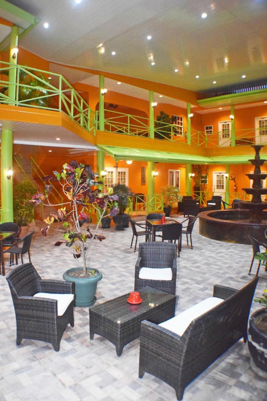 Beverly'S Oasis Suites Скарборо Экстерьер фото